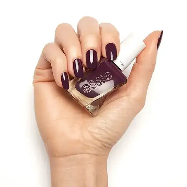 ESSIE COUTURE 310 TURN N POSE (1)