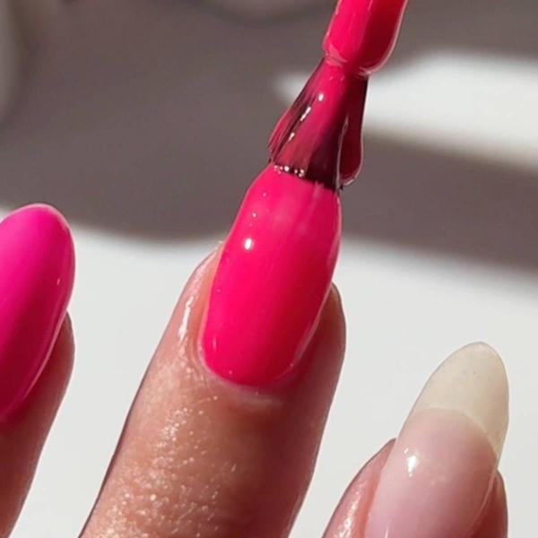 DND DC Gel & Lacquer Duo Hot Raspberry #557