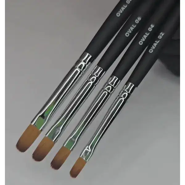 PINK MASK Brush Oval 08